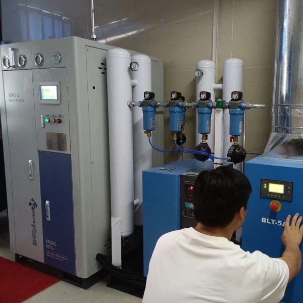 Máquina de oxígeno de separación de aire para uso médico de tipo mini móvil con ISO 13485